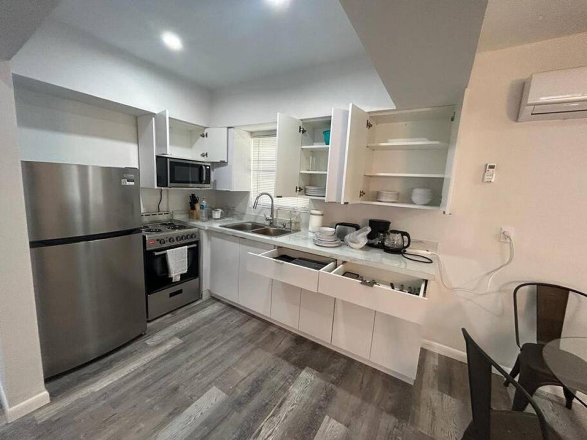 Fully Equipped Apartments With Parking Near Cocowalk Μαϊάμι Εξωτερικό φωτογραφία